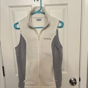 Columbia Cream and Gray Fleece Vest